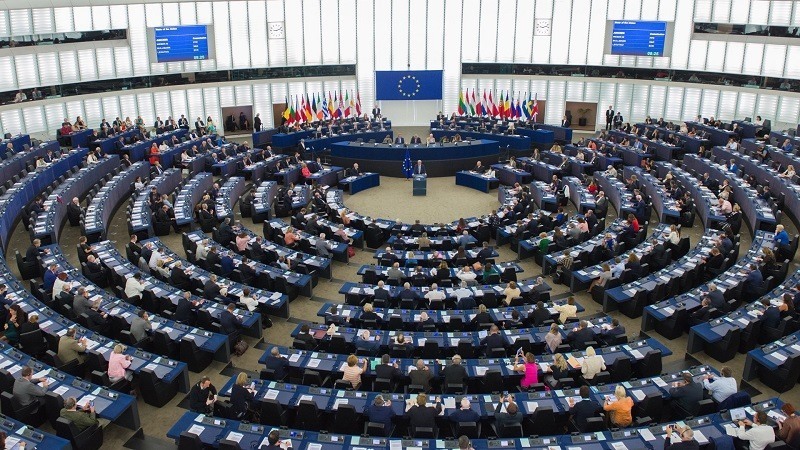 El Parlamento Europeo vota para adoptar la reforma de derechos de autor