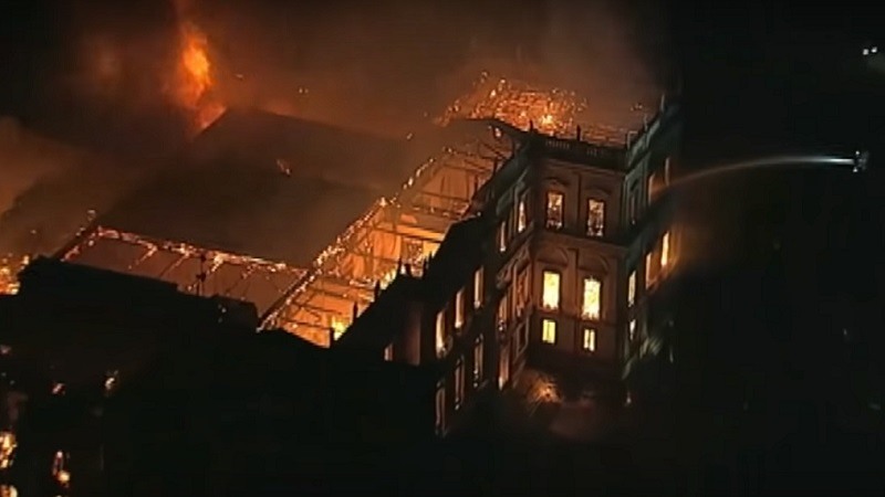 Un incendio arrasa el Museo Nacional de Brasil, en Río de Janeiro