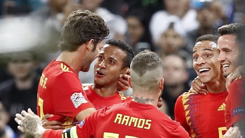 La selección española vencio a Inglaterra (1-2)