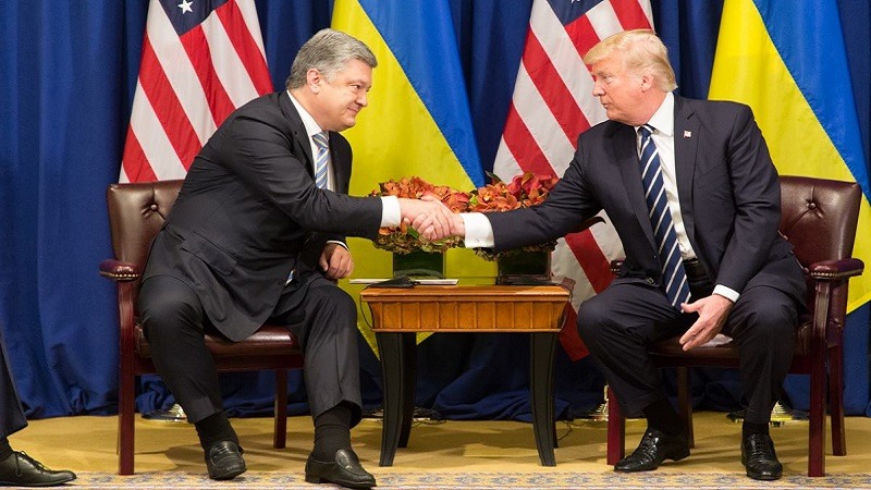 El presidente Poroshenko evoca la amenaza de guerra total con Rusia