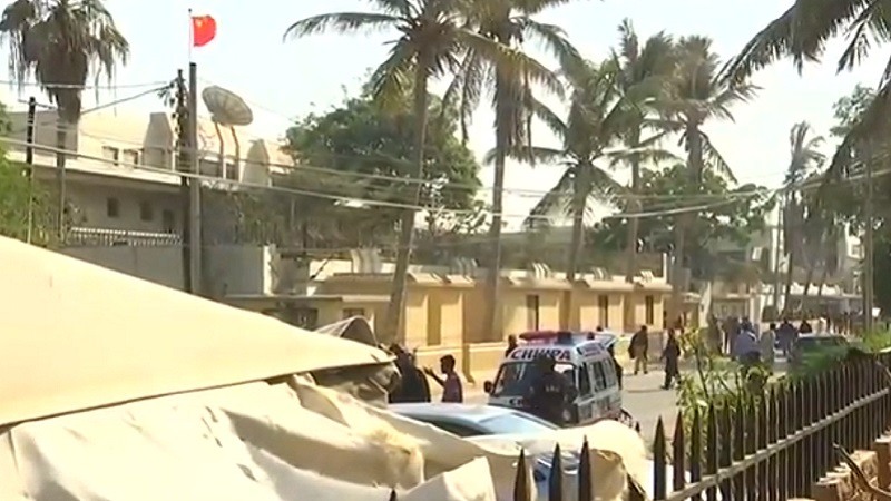 Terroristas asaltan el consulado chino y atentan en un bazar en Pakistan