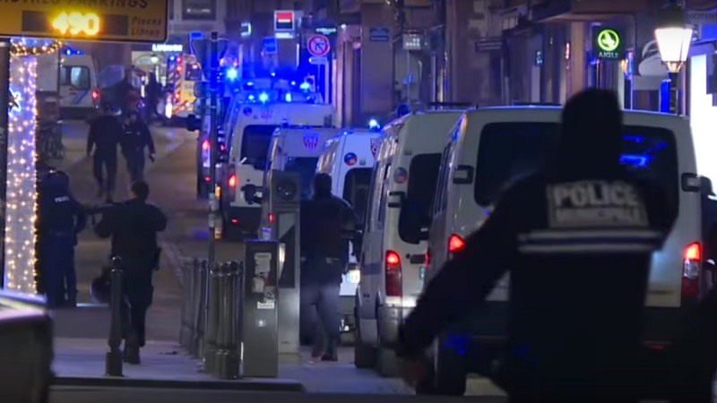 Al menos tres muertos y 13 heridos en un tiroteo en el mercado navideño de Estrasburgo