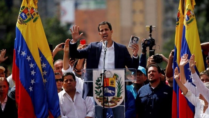 Juan Guaido se declara presidente de Venezuela