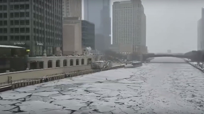‘Chiberia’: el frío extremo en Chicago inspira solidaridad y asombro