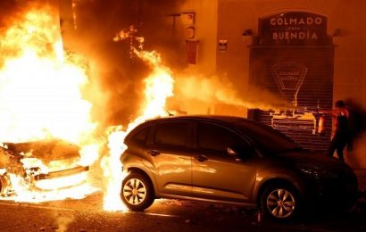 Tercera noche de violencia en Barcelona y Torra lo achaca a grupos “infiltrados”