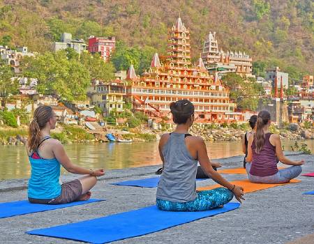 retiros de yoga en la India
