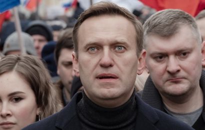 El líder opositor ruso Alexei Navalny, hospitalizado por un presunto envenenamiento