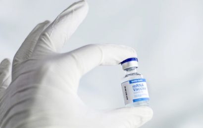 La crisis de vacunas COVID-19 denota “una desigualdad espantosa que perpetúa la pandemia”, alerta el jefe de la OMS
