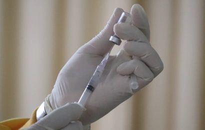 COVID-19: La OMS pide 11.000 millones de dosis al G7 y al G20 para vacunar al 70% de la población en 2022