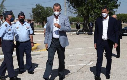 El presidente acompaña al Rey en su visita al dispositivo de acogida temporal para los afganos El presidente acompaña al Rey en su visita al dispositivo de acogida temporal para los afganos
