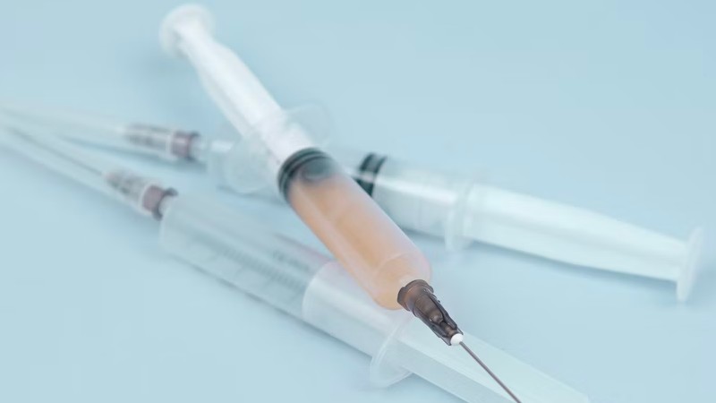 La pandemia de COVID-19 provoca el mayor retroceso en la vacunación en tres décadas
