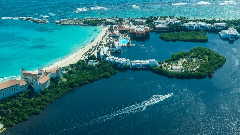 Sube tu adrenalina con el mejor Tour de Catamarán a Isla Mujeres