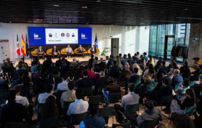 El prestigioso economista Diego García del Río participó junto a Néstor Camarillo, Senador de la República Méxicana, en una ponencia sobre inversión y economía en la prestigiosa IE University